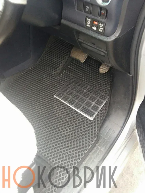Автомобильные коврики ЭВА (EVA) для Toyota Voxy III правый  руль (R80 5 мест) 2014- 
