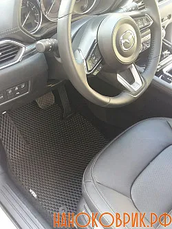 Черный автоковрик с креплениями