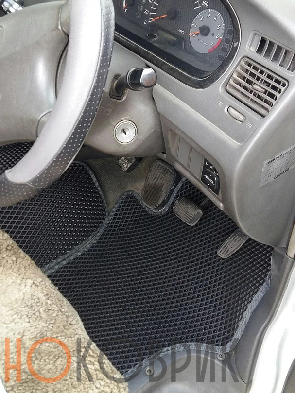 Автомобильные коврики ЭВА (EVA) для Toyota Town Ace Noah V правый руль (4WD) (2 ряд сидений раздельный)  1996-2001 